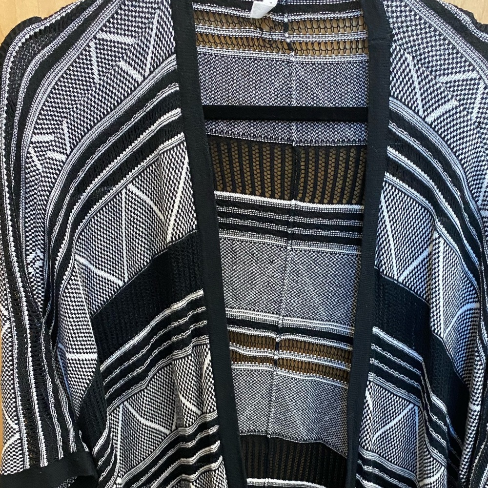 Bcbgeneration - Geometric Pattern Shawl - One Size - image 4